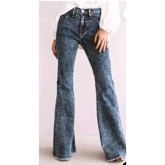 Judy Blue “Arielle” Super Flare Jeans – Women’s 3/26 – Blue Bell Bottom NWOT - Picture 1 of 12